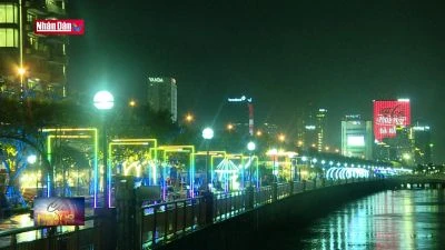 Đà Nẵng: Khai trương phố đi bộ Bạch Đằng