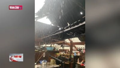 Mưa đá, dông lốc gây thiệt hại hàng trăm ngôi nhà tại Yên Bái