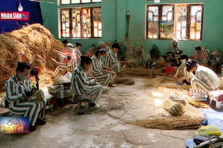 Niềm vui chờ ngày đặc xá