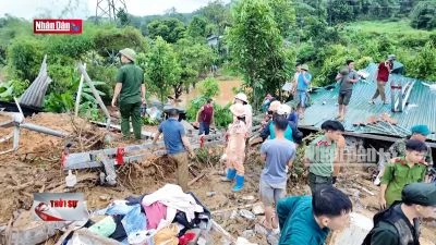 Nhanh chóng tìm kiếm nạn nhân và khắc phục sạt lở đất trên tuyến Quốc lộ 2