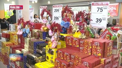 Vinmart tân trang phuc vụ người dân đón Tết