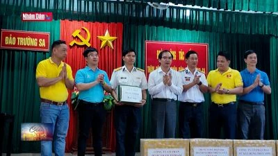 Chung tay hành động vì biển, đảo quê hương