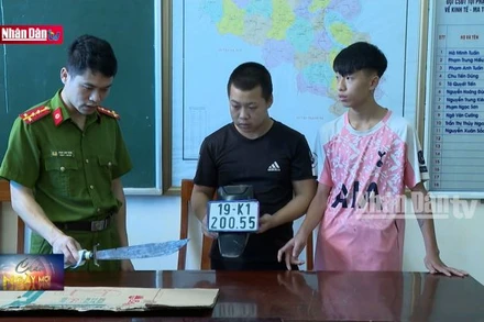 Bắt khẩn cấp nhóm đối tượng dùng hung khí đuổi chém người đi đường