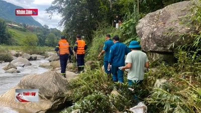 Tìm kiếm 2 cháu bé mất tích khi đi bắt cá ở Sa Pa