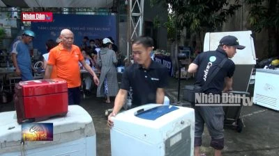 Sửa chữa miễn phí đồ điện tử, điện lạnh sau lũ