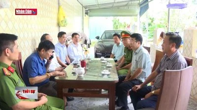 Thăm hỏi động viên gia đình nạn nhân bị tử vong trong vụ cháy