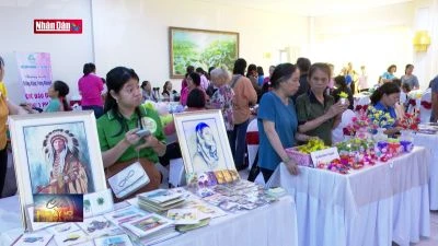 Thành phố Hồ Chí Minh trao vốn cho phụ nữ yếu thế khởi nghiệp