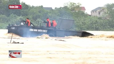 Công tác cứu hộ nạn nhân gặp khó khăn vì nước sông chảy siết