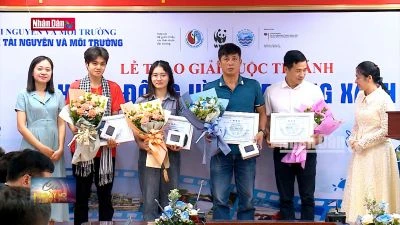 Trao giải Cuộc thi ảnh ''Hành động vì đại dương xanh''