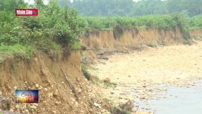 Sạt lở bờ suối Trung Năng ảnh hưởng đời sống người dân