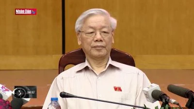 Tượng đài trong lòng dân