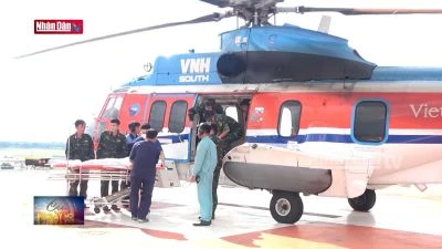 Đưa ba bệnh nhân từ huyện đảo Trường Sa về đất liền điều trị