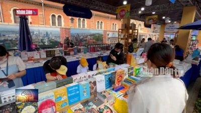 Chương trình ''Tuần lễ sách và chuyển đổi số 2024''