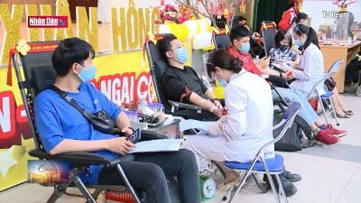 Trao giọt hồng - Trao yêu thương