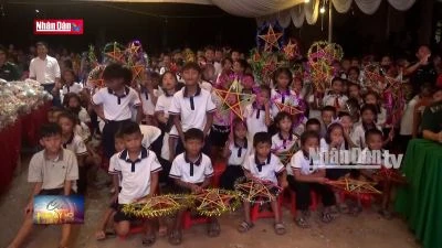 Trung thu ấm áp đến với trẻ em vùng cao biên giới