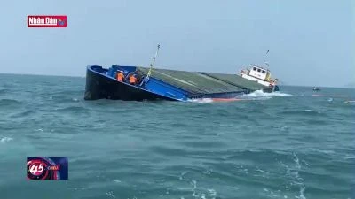 Tập trung ứng cứu tàu hàng có nguy cơ bị chìm trên vùng biển Cù Lao Chàm