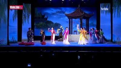 Chèo truyền thống với việc thể hiện mới các nhân vật lịch sử