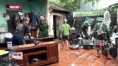 Giúp nhân dân khắc phục hậu quả sau mưa lũ