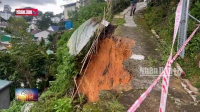 Lãnh đạo tỉnh kiểm tra hiện trường sạt lở gây sập nhà tại Đà Lạt