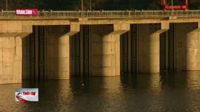 Mở cửa xả lũ hồ thuỷ điện Hoà Bình