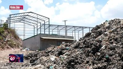 Nhà máy rác chậm tiến độ, người dân hứng chịu ô nhiễm