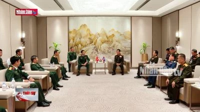 Gặp gỡ song phương quân đội hai nước Việt Nam - Lào