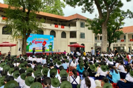 Quang cảnh Vòng chung kết giải Lê Quý Đôn trên ấn phẩm Khăn Quàng Đỏ lần thứ 26.