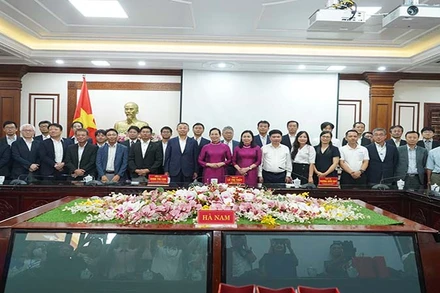 Thường trực Tỉnh ủy Hà Nam cùng các doanh nghiệp Nhật Bản trên địa bàn.