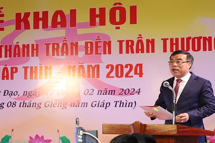 Đồng chí Chủ tịch Ủy ban nhân dân huyện Lý Nhân phát biểu Khai mạc Lễ hội đền Trần Thương Xuân Giáp Thìn năm 2024