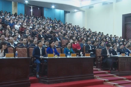 Các đại biểu dự hội nghị.