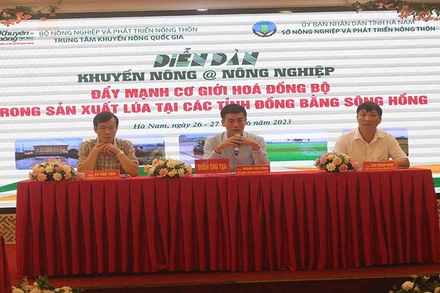 Các đại biểu trao đổi, thảo luận tại Diễn đàn.