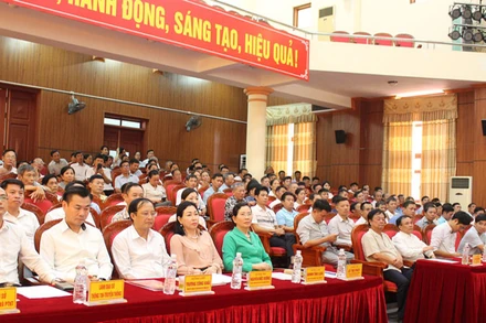 Các đại biểu dự hội nghị.