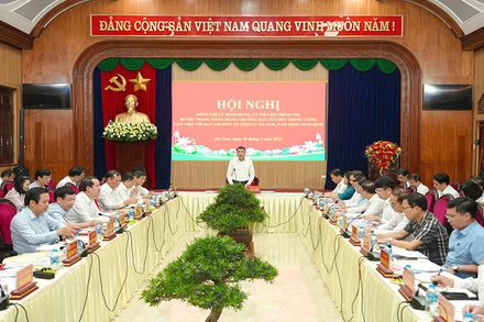 Các đại biểu dự hội nghị.