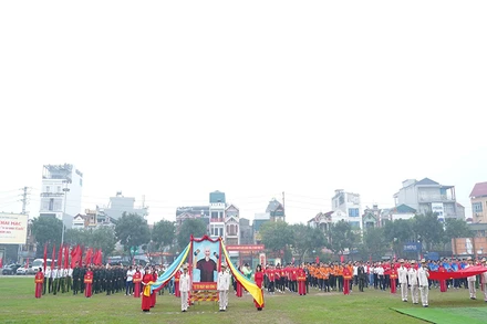 Các đại biểu và các vận động viên dự khai mạc Đại hội khỏe ''Vì an ninh Tổ quốc".