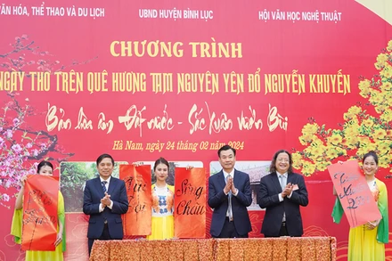 Các đại biểu khai bút tân xuân.