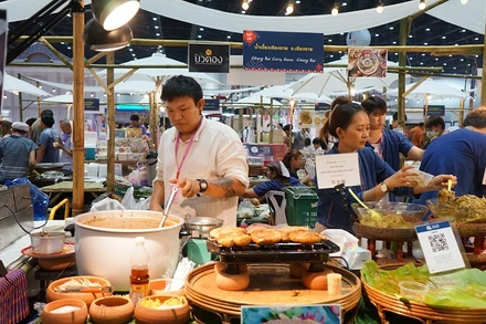 Giới chức Thái Lan đang tích cực hỗ trợ các doanh nghiệp vừa và nhỏ áp dụng thương mại điện tử. (Ảnh: ĐINH TRƯỜNG)