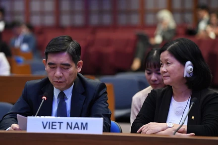 Đoàn Việt Nam, do Đại sứ được bổ nhiệm tại Thái Lan Phạm Việt Hùng làm Trưởng đoàn, tham gia Khóa họp. (Ảnh: ĐINH TRƯỜNG)