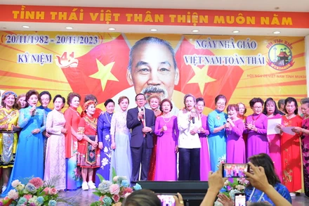 Lễ kỷ niệm Ngày Nhà giáo Việt Nam (20/11) tại Mukdahan, Thái Lan.