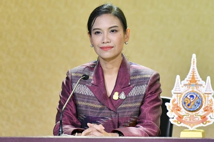 Phó Phát ngôn Chính phủ Thái Lan Radklao Inthawong Suwankiri tại cuộc họp báo ngày 8/5. (Ảnh: Văn phòng Chính phủ Thái Lan)