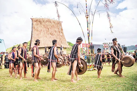 Du lịch Tây Nguyên muốn phát triển bền vững phải dựa vào cộng đồng và hệ thống giá trị văn hóa đặc trưng.