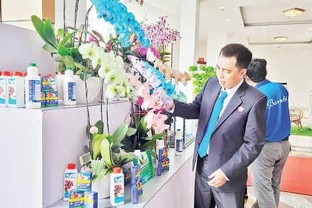 Các sản phẩm của Bambi Hana trưng bày tại buổi tuyên dương gương nông dân và sản phẩm nông nghiệp tiêu biểu năm 2023. 