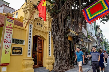 Đình Cổ Vũ tại phường Hàng Gai, quận Hoàn Kiếm được đầu tư, tôn tạo, trở thành điểm văn hóa hấp dẫn khách du lịch. (Ảnh CÔNG THỌ)