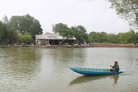 Hộ ông Mai Văn Dững cất nhà ở trên khu đất Nông trường Giồng Sọ.