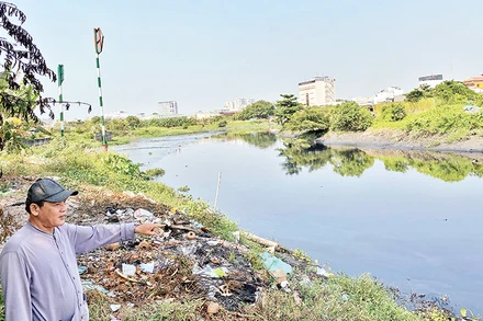 Tuyến kênh Tham Lương - Bến Cát - rạch Nước Lên với chiều dài 32km được kỳ vọng hồi sinh khi thành phố triển khai dự án cải tạo và chỉnh trang bờ kênh.