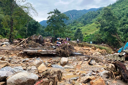 Hiện trường lũ ống gây thiệt hại cho người dân ở xã Liên Minh, thị xã SaPa.