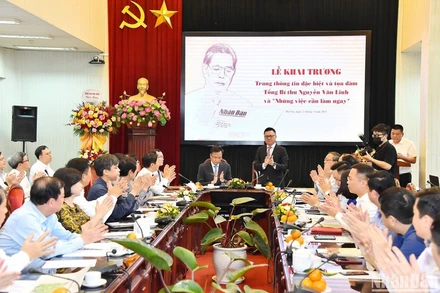 Quang cảnh Lễ khai trương Trang thông tin đặc biệt về Tổng Bí thư Nguyễn Văn Linh. (Ảnh: THỦY NGUYÊN)