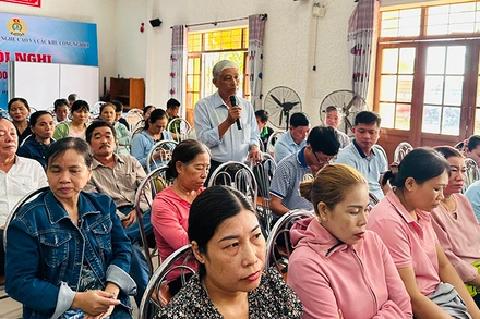 Người lao động tham gia buổi hòa giải lần thứ nhất