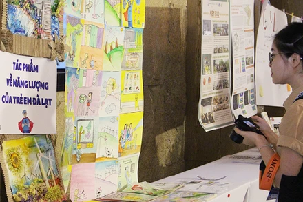 Câu chuyện về các dự án của thanh niên được trưng bày.