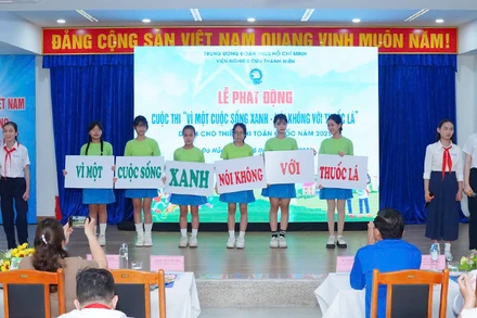 Thiếu nhi gửi thông điệp "Nói không với thuốc lá”.