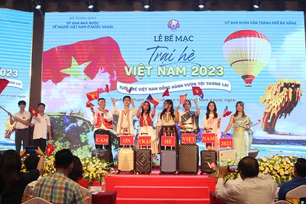 Tiết mục văn nghệ do các trại sinh thực hiện.